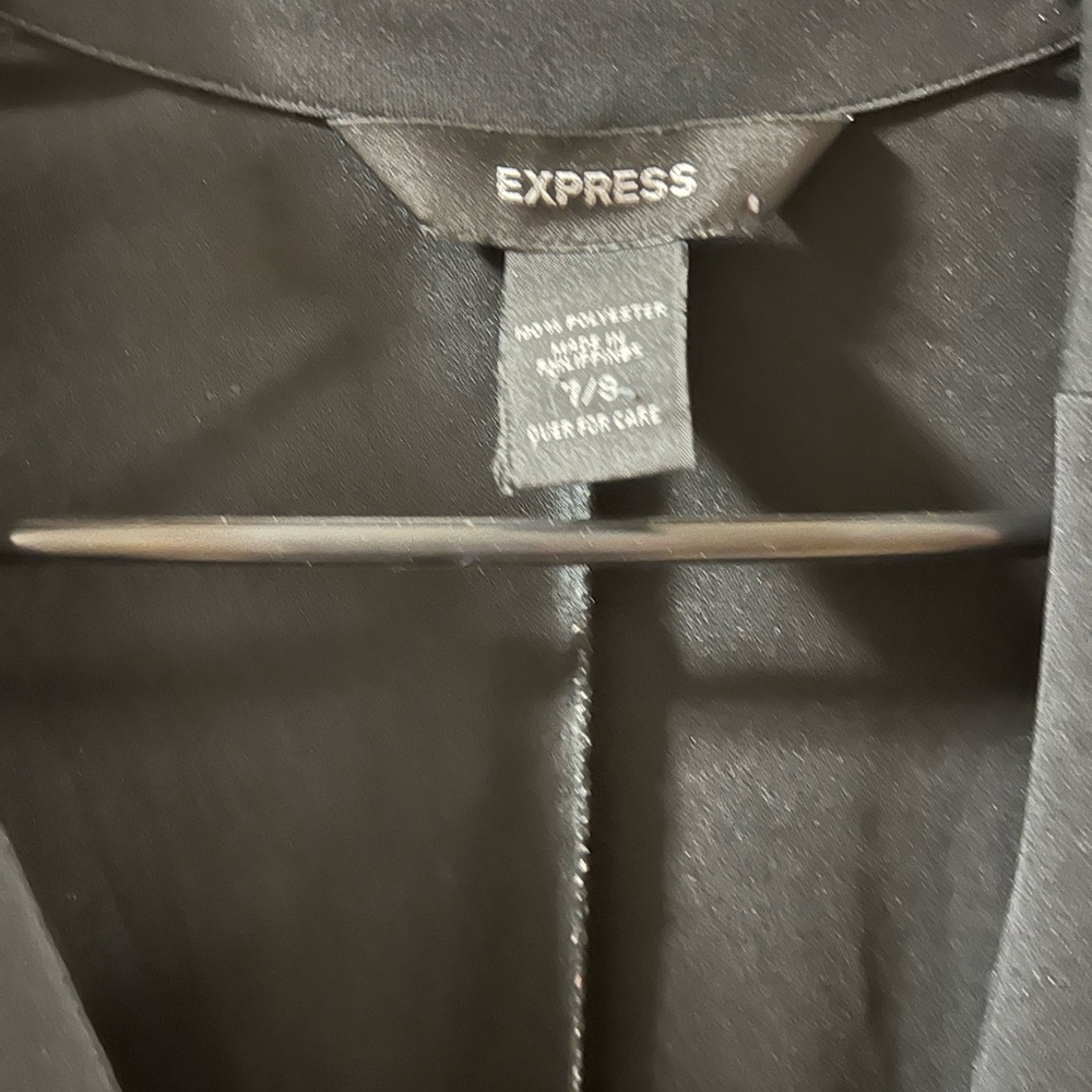 Express dress - Picture 2 of 4
